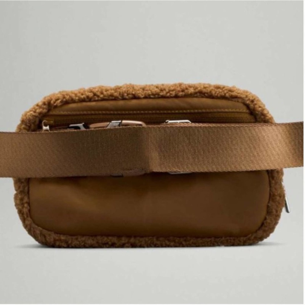 NWT OG GUNMETAL hardware Burnt Caramel Sherpa OG Fleece Everywhere Belt … - Picture 8 of 13